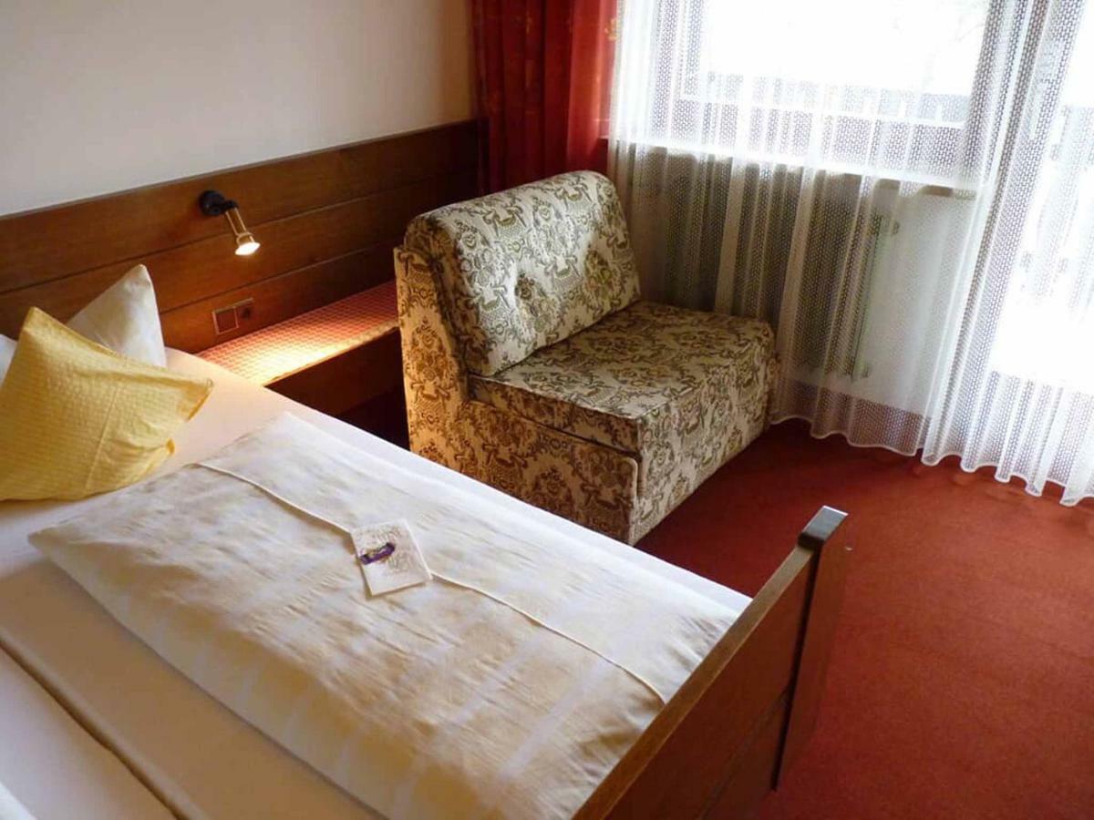 Gasthof-Pension-Metzgerei Jaeger Michelsneukirchen Dış mekan fotoğraf