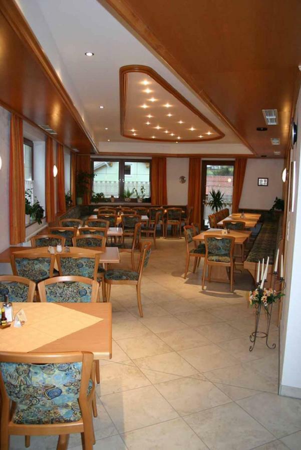 Gasthof-Pension-Metzgerei Jaeger Michelsneukirchen Dış mekan fotoğraf