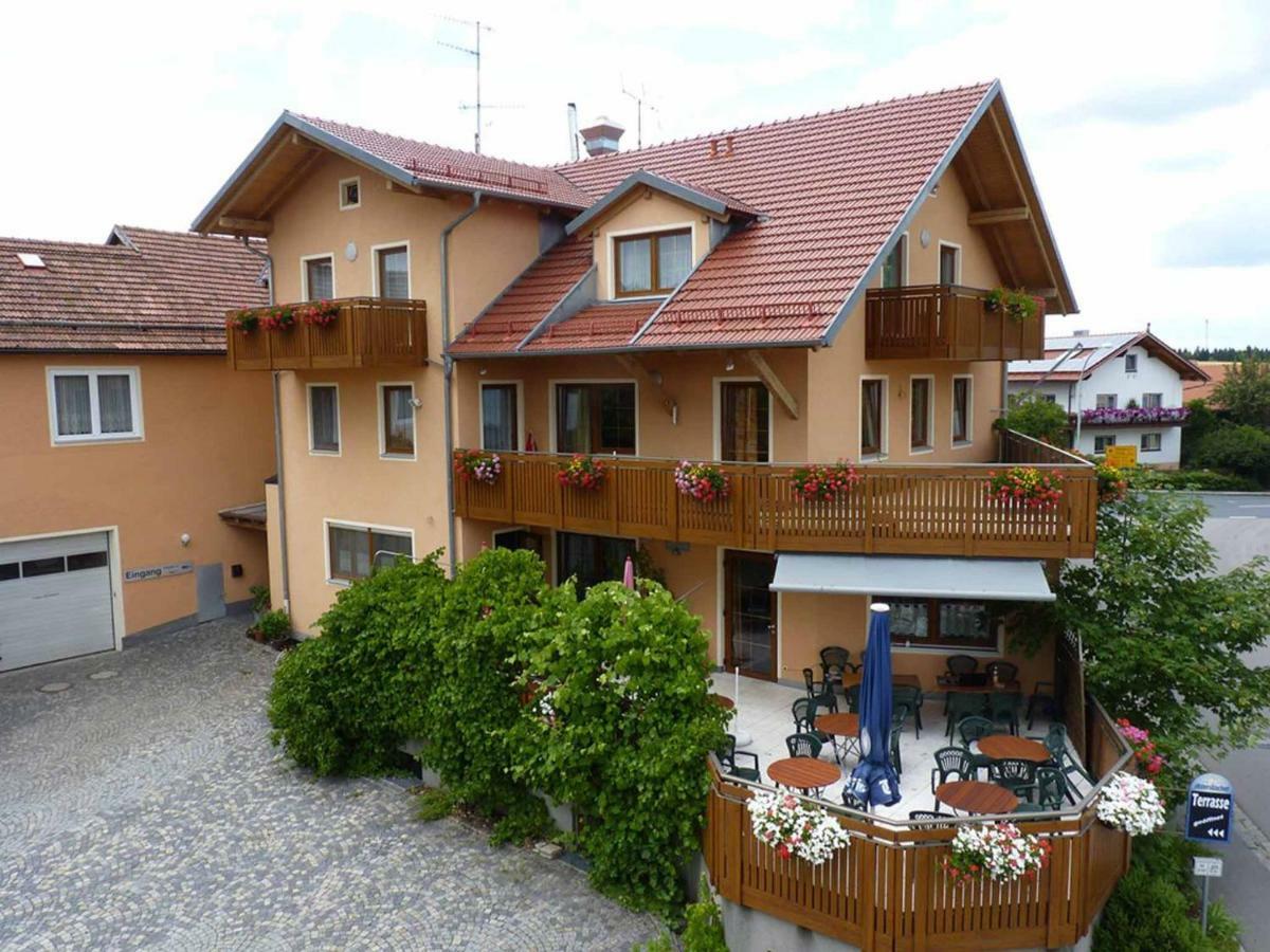 Gasthof-Pension-Metzgerei Jaeger Michelsneukirchen Dış mekan fotoğraf